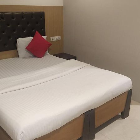 Hotel Palm Star Belapurpada Εξωτερικό φωτογραφία